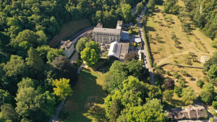 Prologue - Castel de Pont-à-Lesse (1)